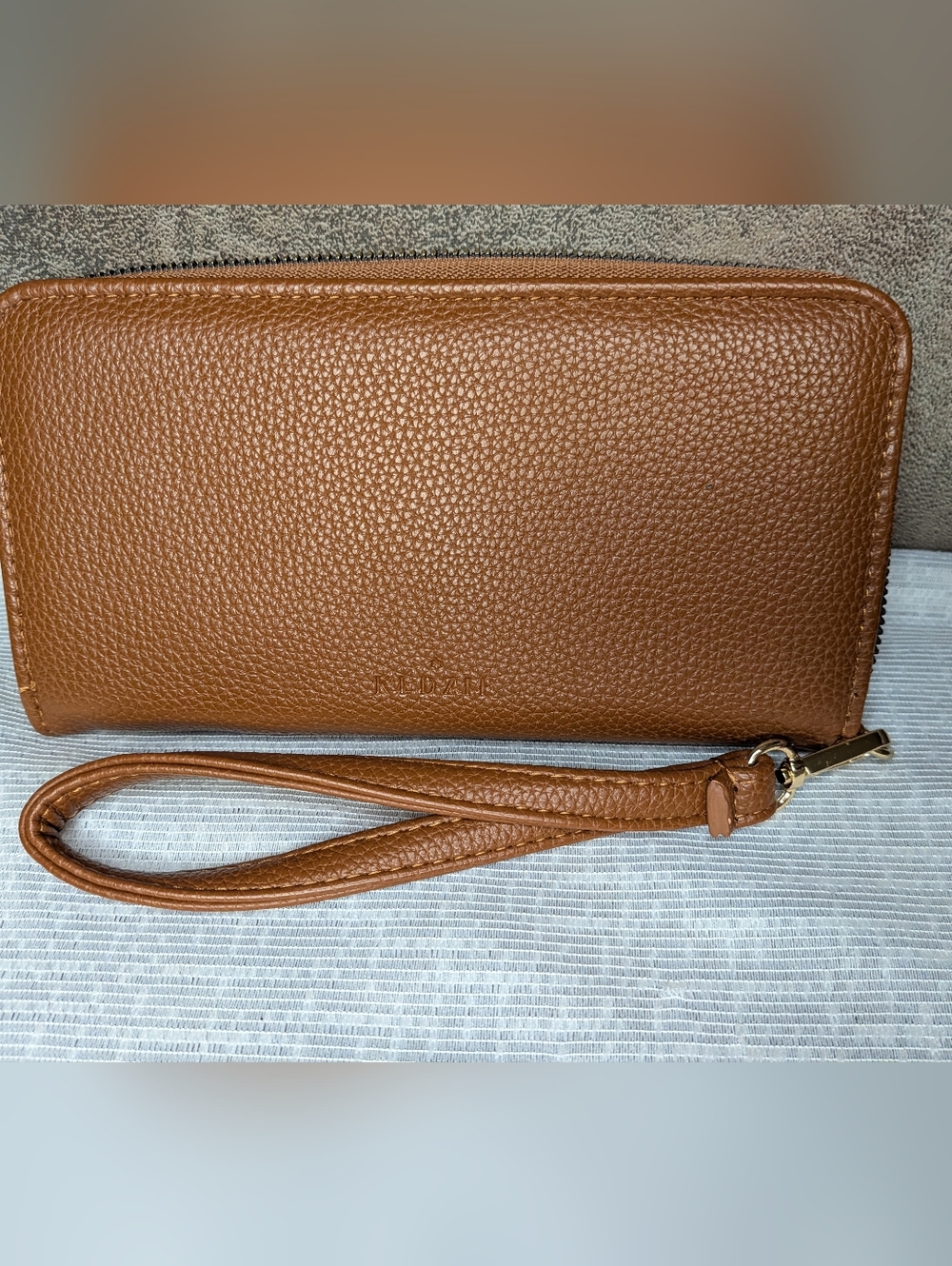 ✨ Kedzie Tan Zip-Around Slim Wallet ✨